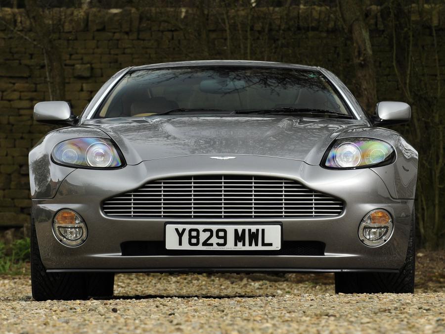  Aston Martin V12 Vanquish 2001 года  (UK) (фото 31 из 44)